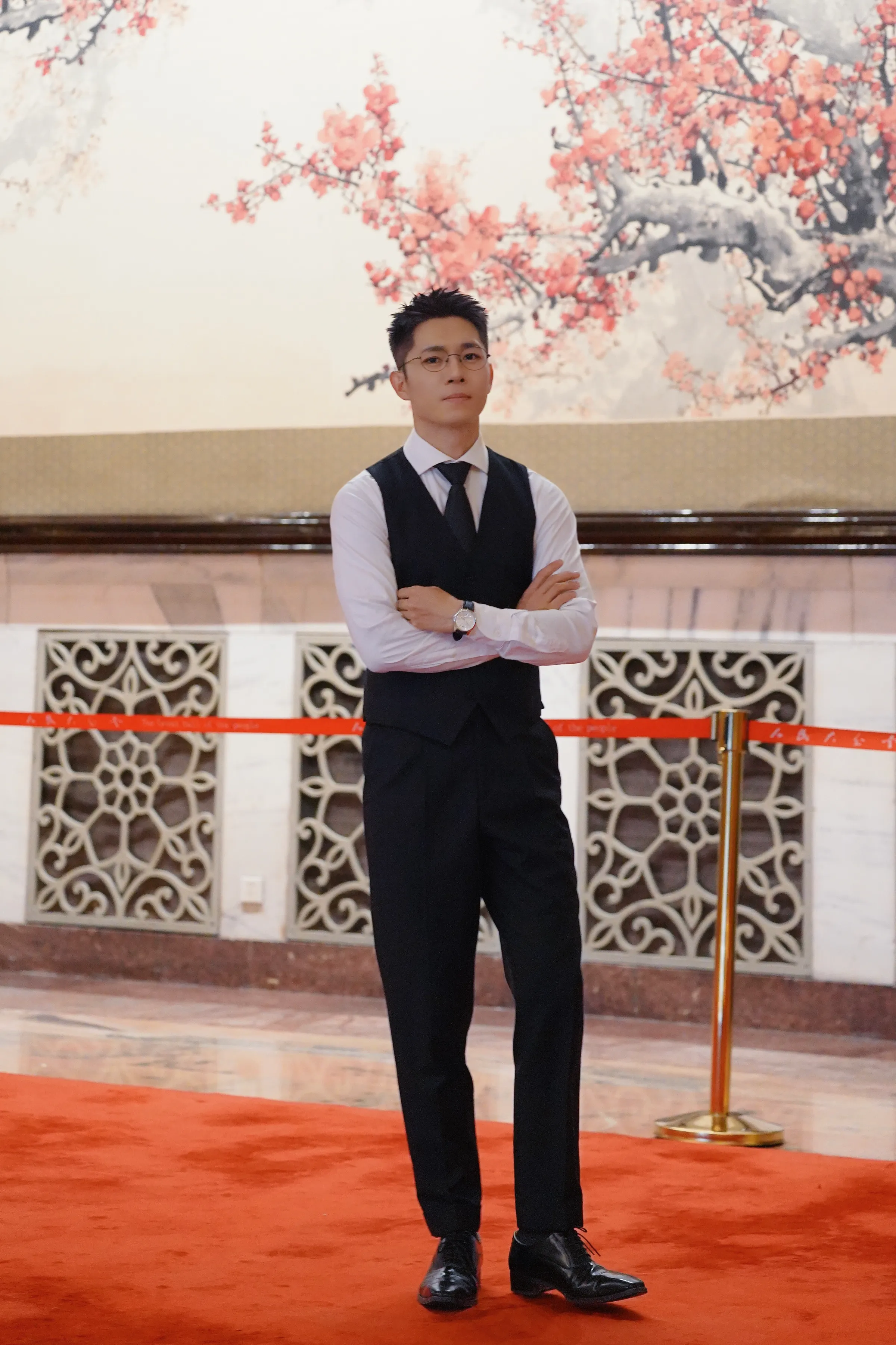 易评助手下载：年轻律师应对质疑的5句高效话术，提升客户信任感！