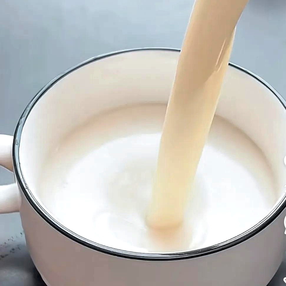 多成团助手：秋天白回来，揭秘‘奶白糊’的养生热潮与科学真相