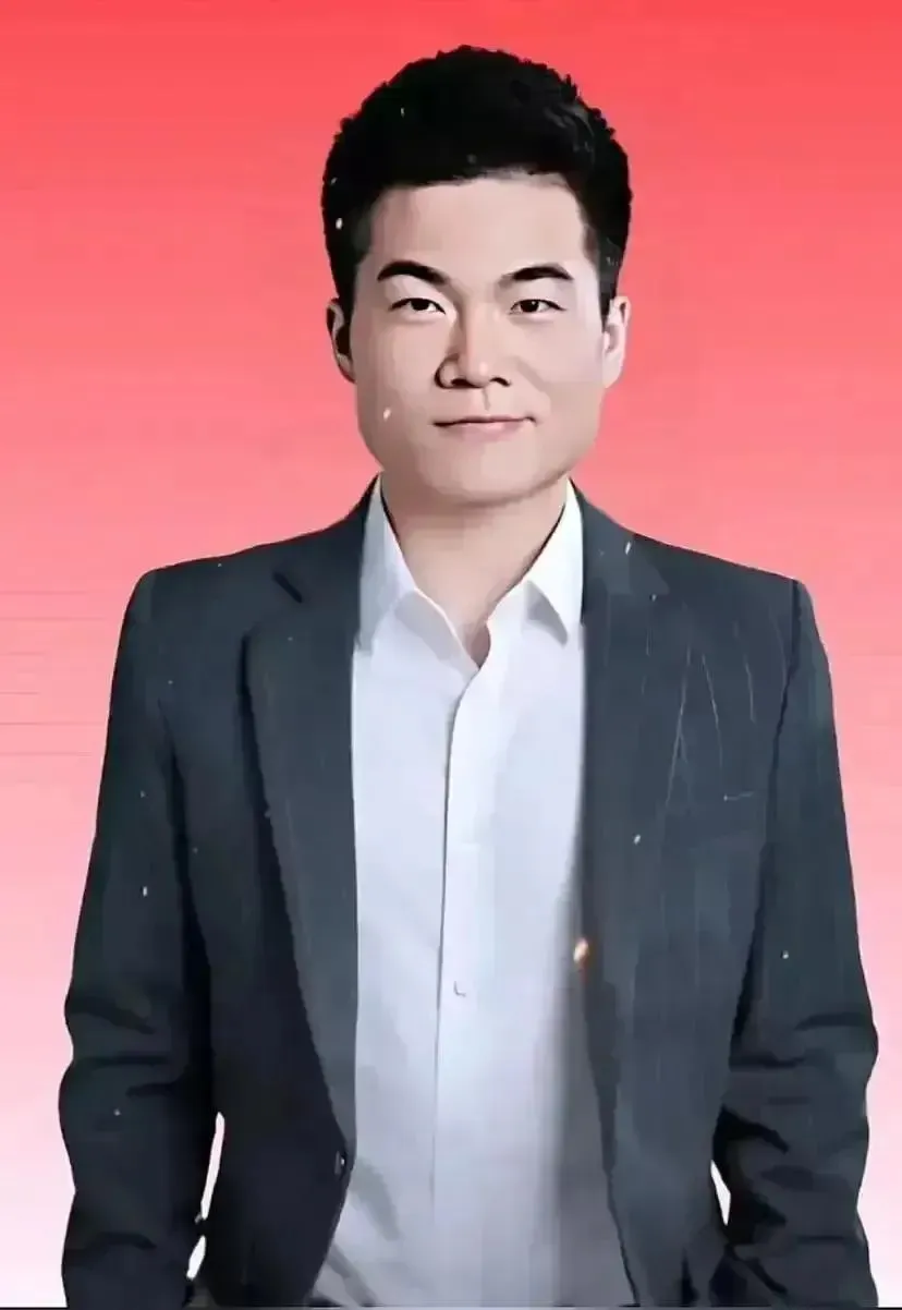 蓝天助手：俞敏洪“三把刀”揭秘，教培行业的绝地反击与未来布局解析