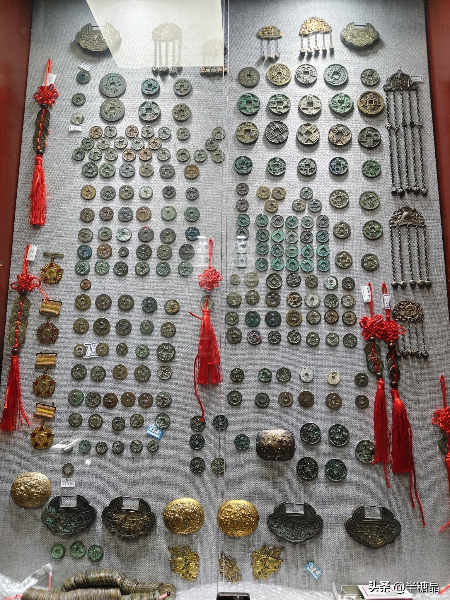 领航助手：琉璃厂西街趣游，探索钱币收藏与财富心理的秘密