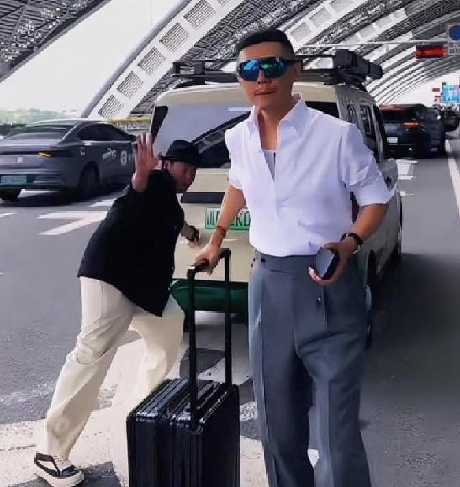 51助手小号：如何从模仿中走出，打造真正可信赖的个人品牌