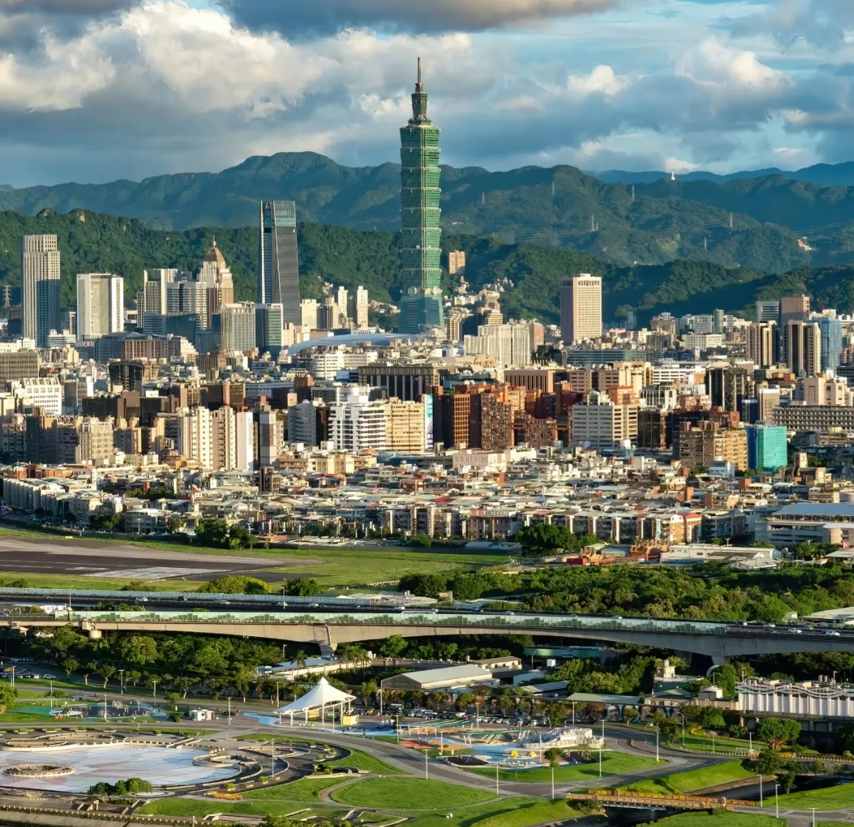 超评助手教程：台湾经济表现强劲，2025年前三季度GDP增速领先全国