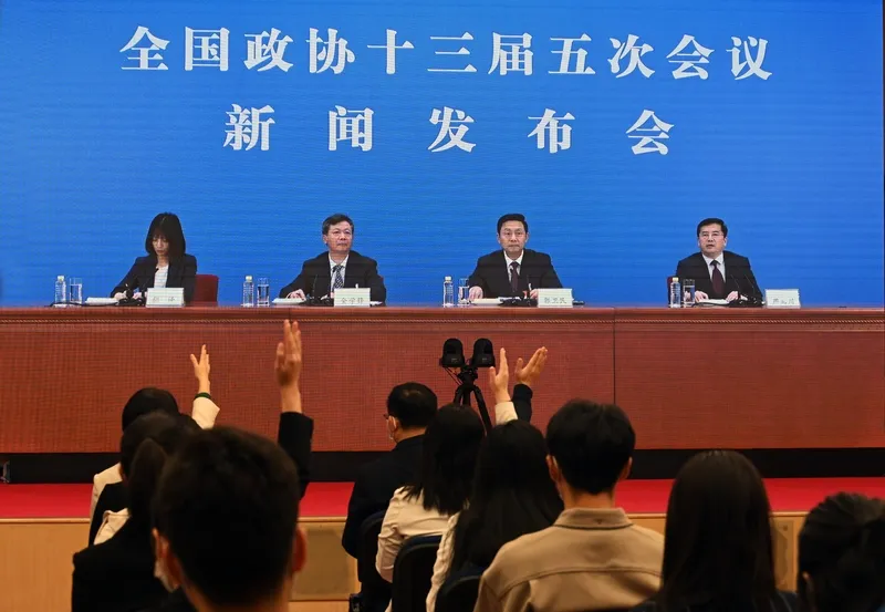 超单助手：中国外贸一季度逆势增长10.3万亿，破解市场困境的新战法揭秘