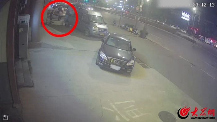 易拼团开团软件：东营警方快速破案，两名男子深夜偷空调被抓获
