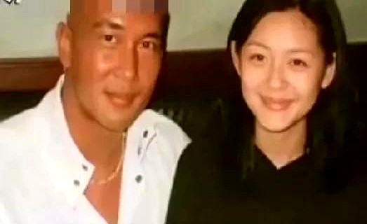 小Q助手下载安装：汪小菲跨境查账引发大S财产争议，孩子教育基金成焦点！