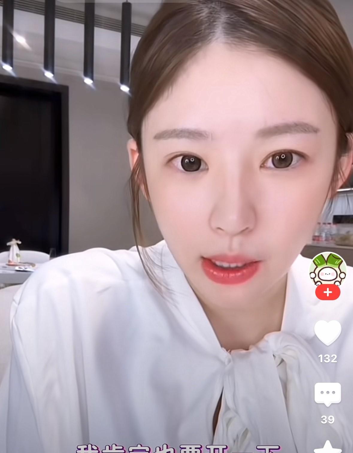 多多出评工具：王思聪回国未见女儿，黄一鸣无奈回应两人已拉黑关系