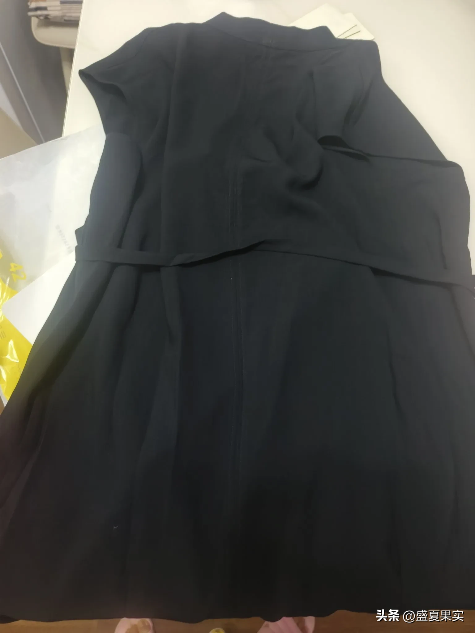 小M助手：网购衣服体验分享，质量与价格的真实困惑