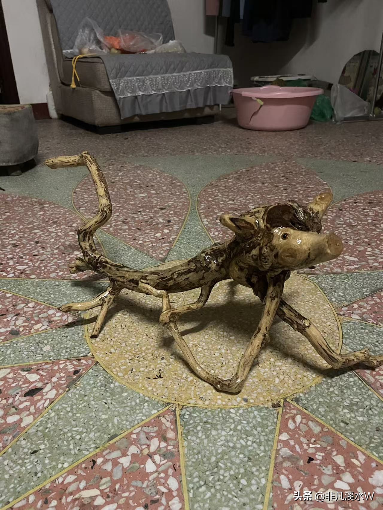 易单助手:追寻内心的快乐与人生意义,老乡挖黄荆的生活启示 易单助手:追寻内心的快乐与人生意义,老乡挖黄荆的生活启示