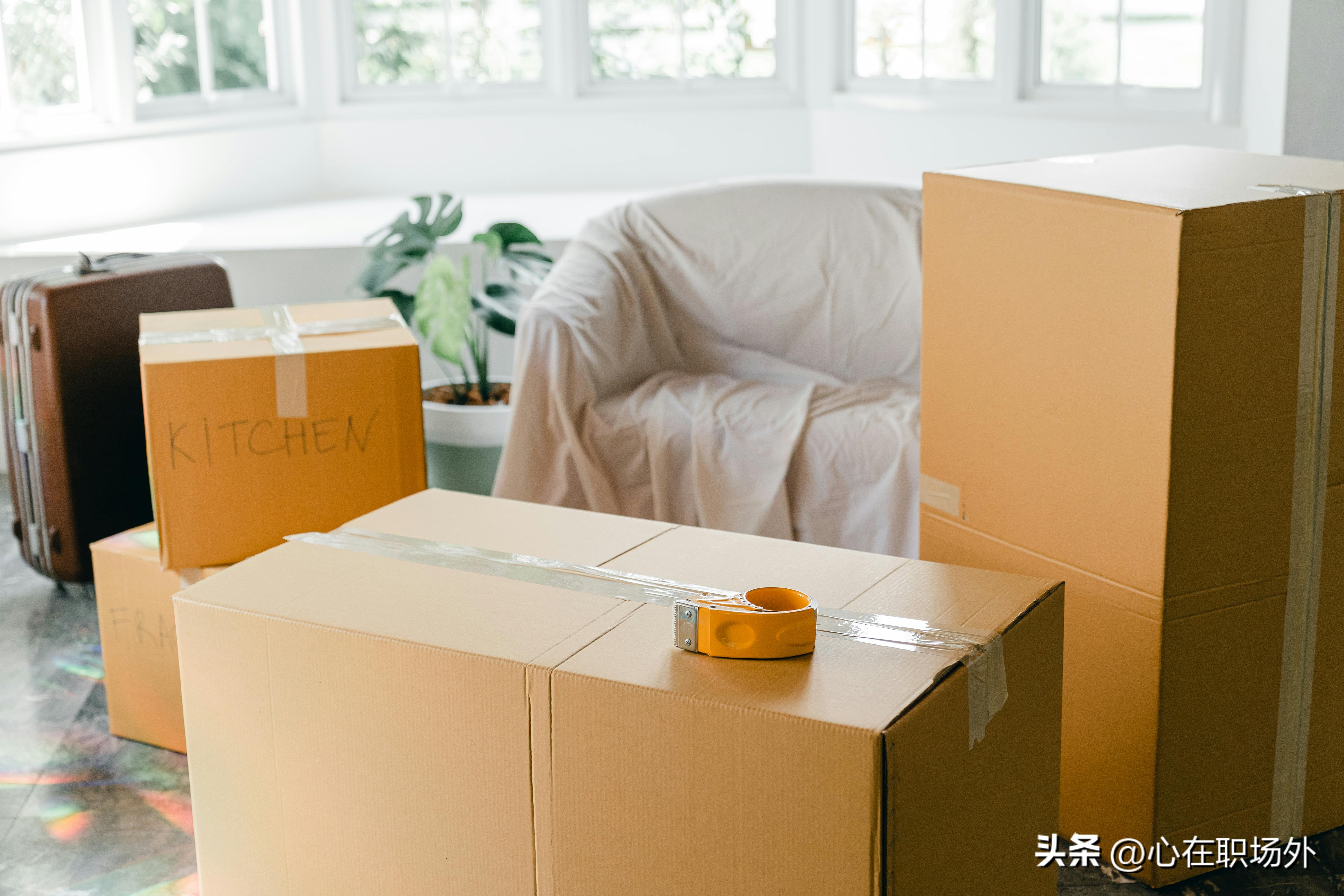 小J助手：2025年速卖通的市场机遇与挑战分析，是否值得入局跨境电商？