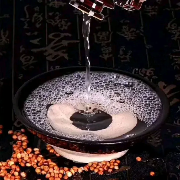 番茄助手使用方法：揭秘纯粮酒真相，勾兑与酿造的区别及消费困境分析