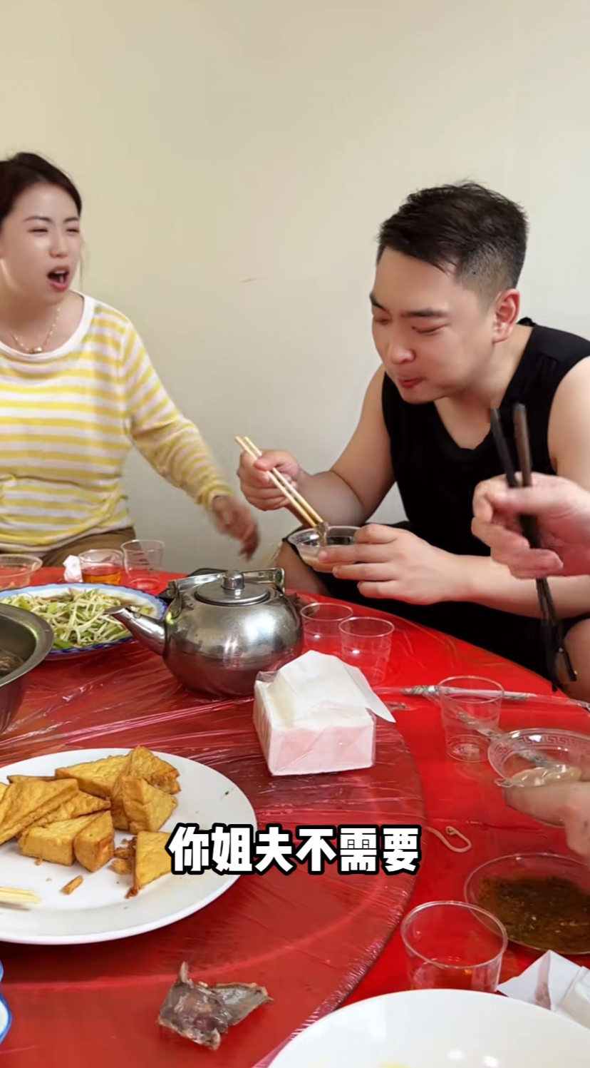 快火助手：斌子自媒体之路，是分享娜姐生活还是蹭流量？