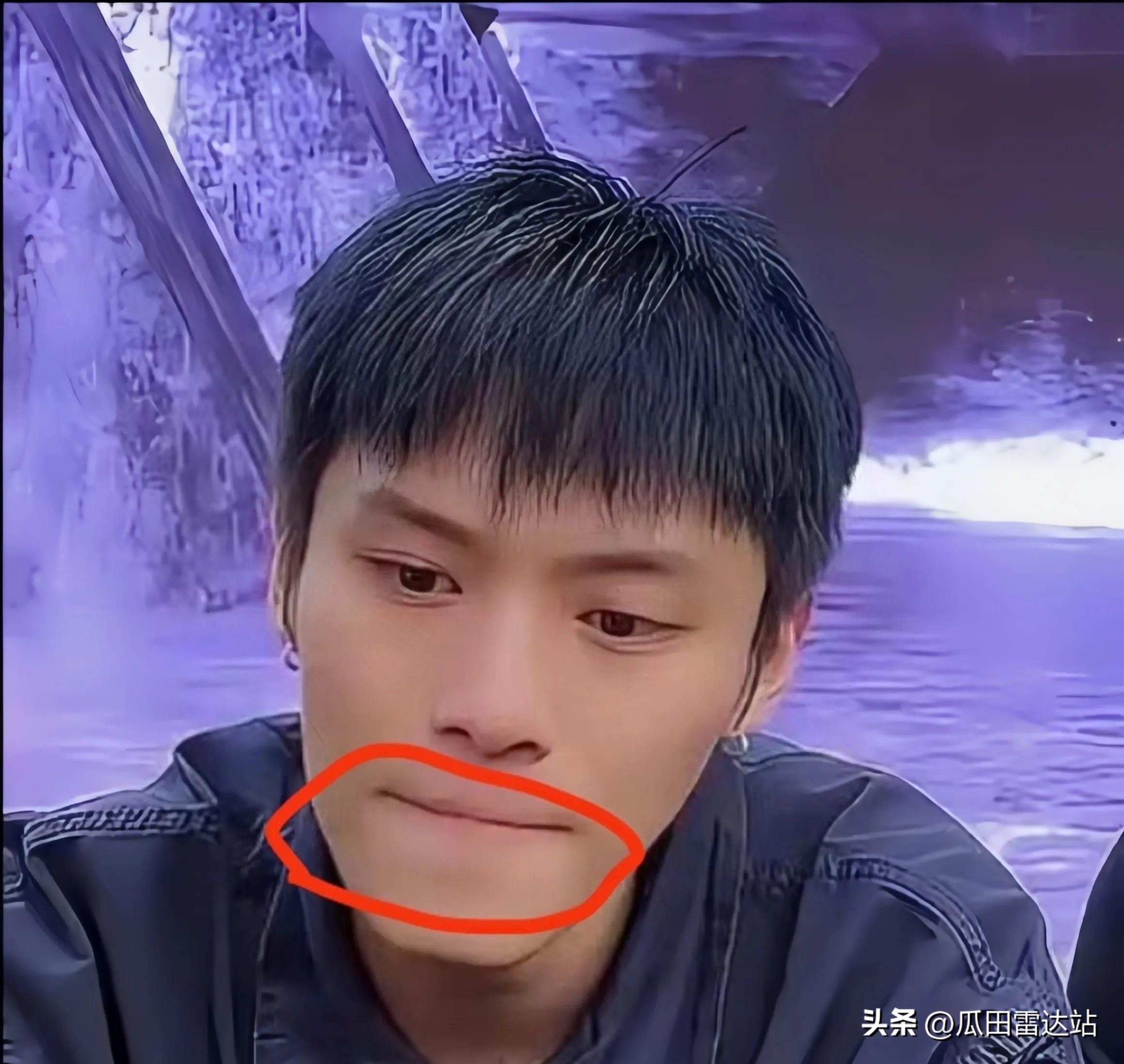拼多多评价助手下载：小杨哥翻车后重返直播，掉粉1200万，背负6894万罚款的他能否东山再起？