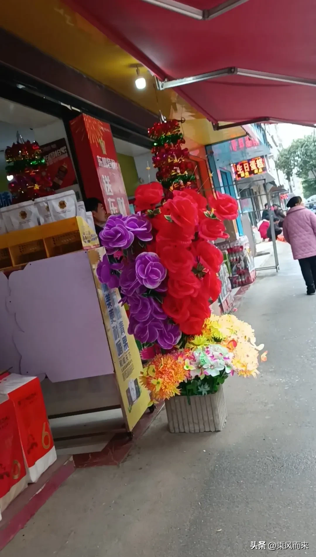 小P助手：中国殡葬第一村，清明节商机与祭祀文化的完美结合