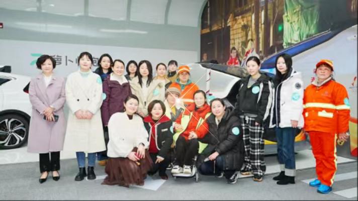 多成团助手：萝卜快跑助力女性安全出行，打造安心出行新体验