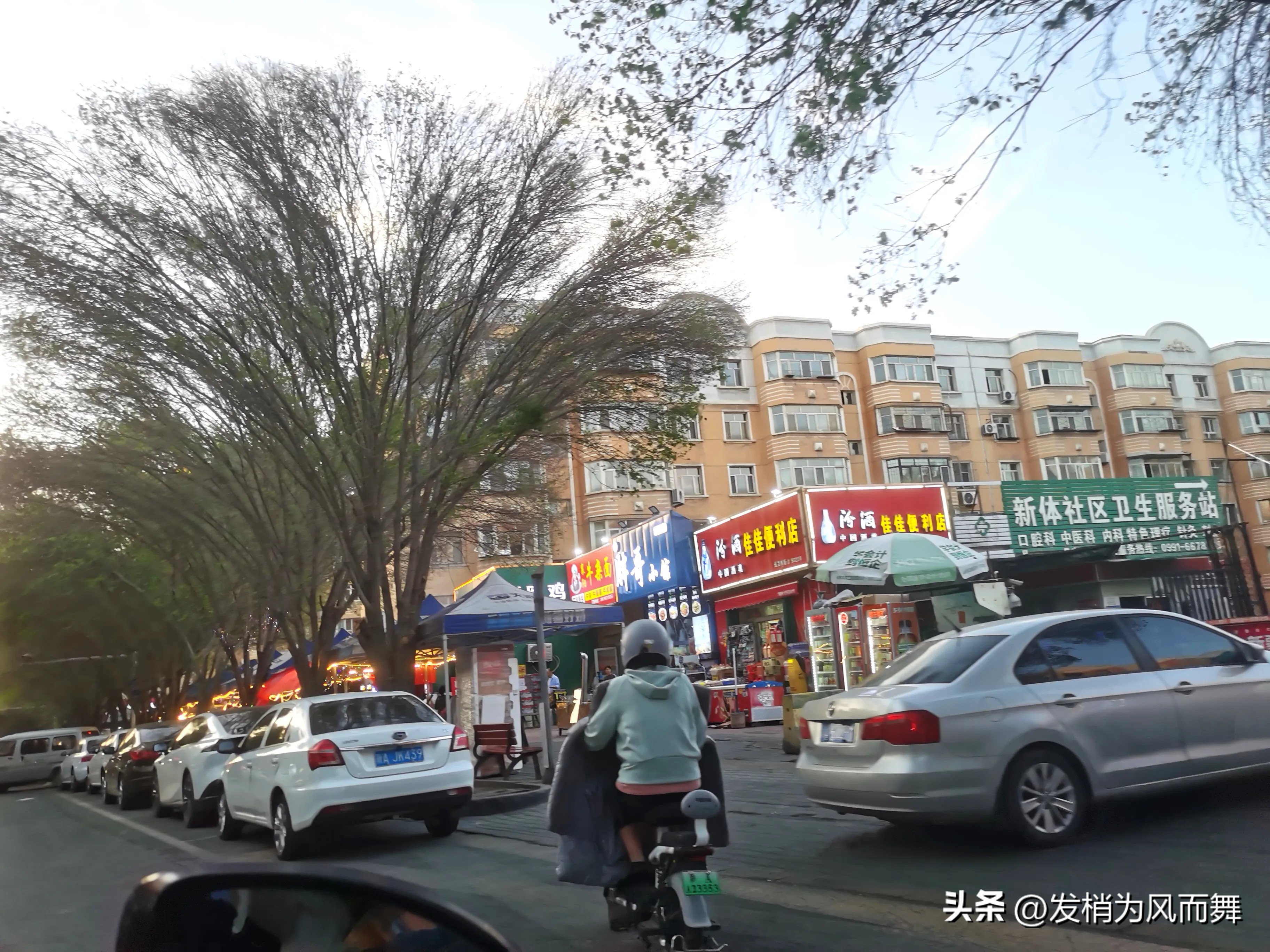 多多留评工具靠谱吗：市场低迷仍有人开店，真实生意惨淡与假繁华背后的思考