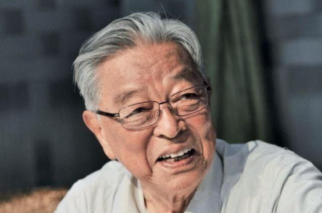 权重大师使用方法：74岁“烟草大王”褚时健逆袭成亿万富翁，十年从零到橙王的创业传奇