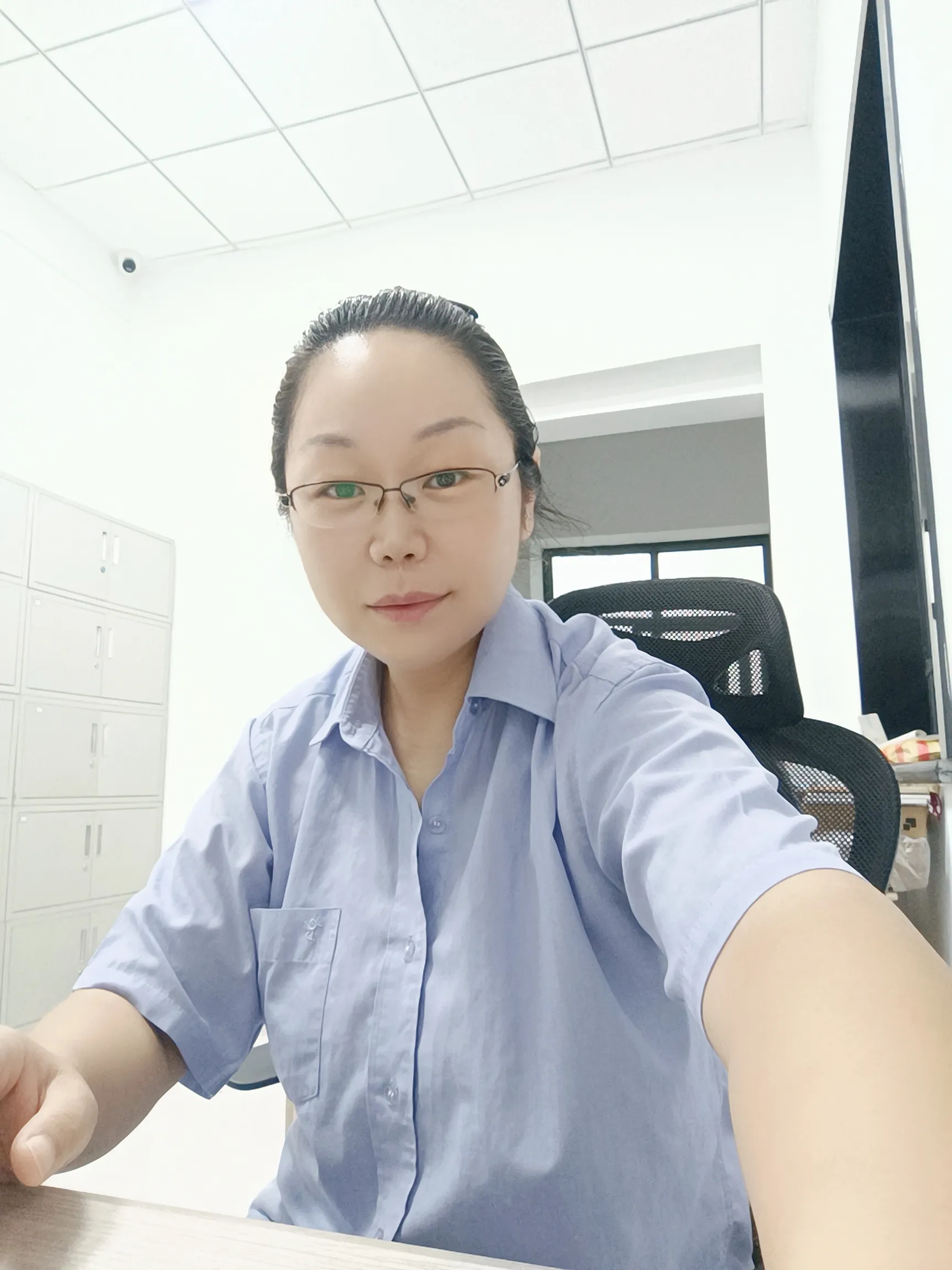 增强助手使用方法：自媒体人如何面对黑粉攻击，坚守内心的真实与尊严