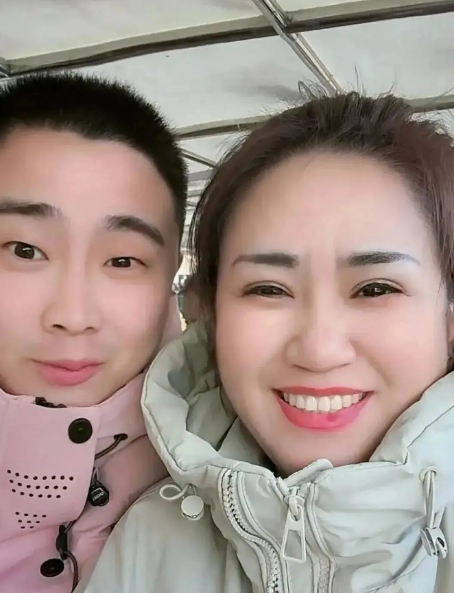 小G助手下载安装：河北消防员直播劝人理性消费，英雄夫妻的感人故事与新生旅程