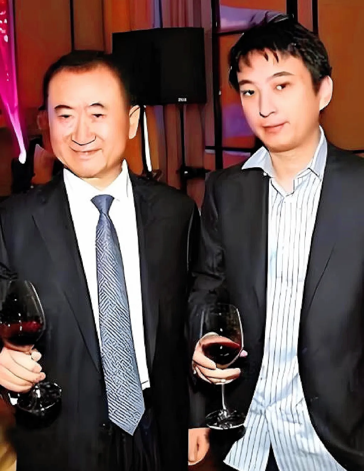 权重大师：万达出售酒店业务加速轻资产转型，债务压力与市场竞争挑战并存