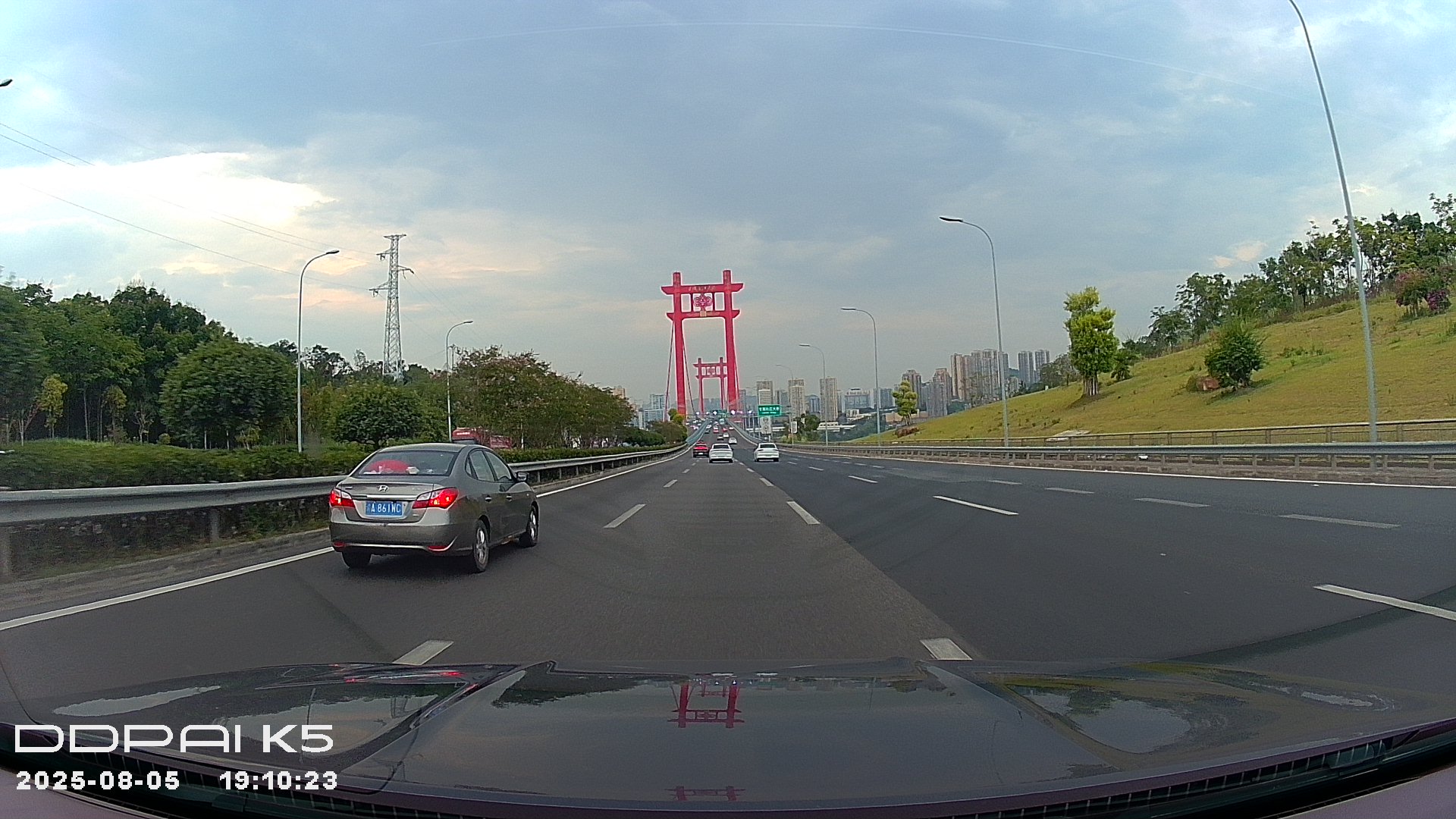 无名助手：问界汽车，智能互联引领便捷出行与温馨家庭生活新体验