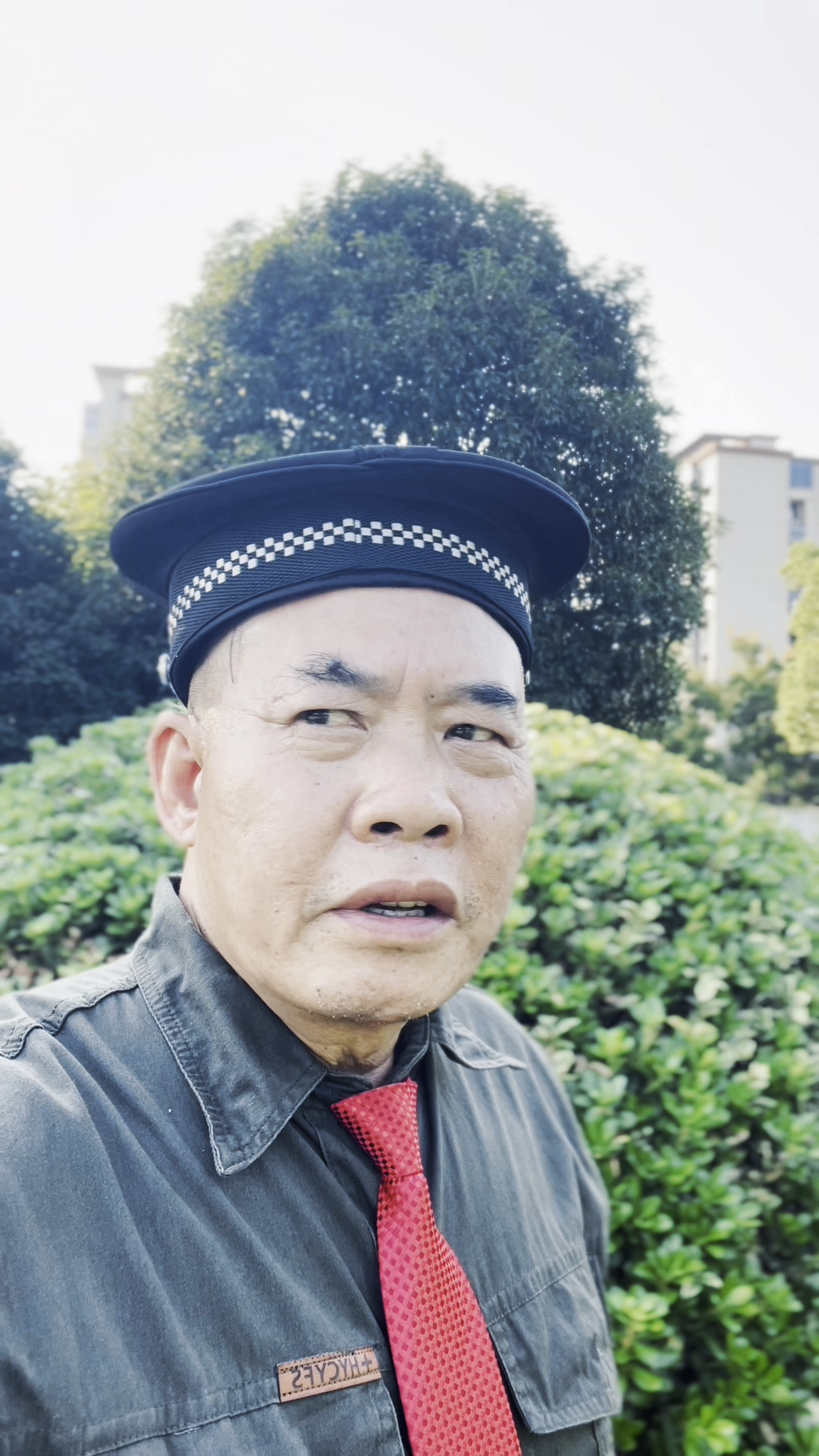 小Q助手下载安装：新人开播必备设备指南，散热器、充电宝和支架不可少！