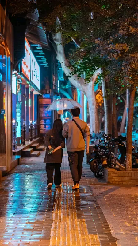 权重助手：如何通过消费升级与经济融合盘活本地生活经济，实现富民强商的双赢局面