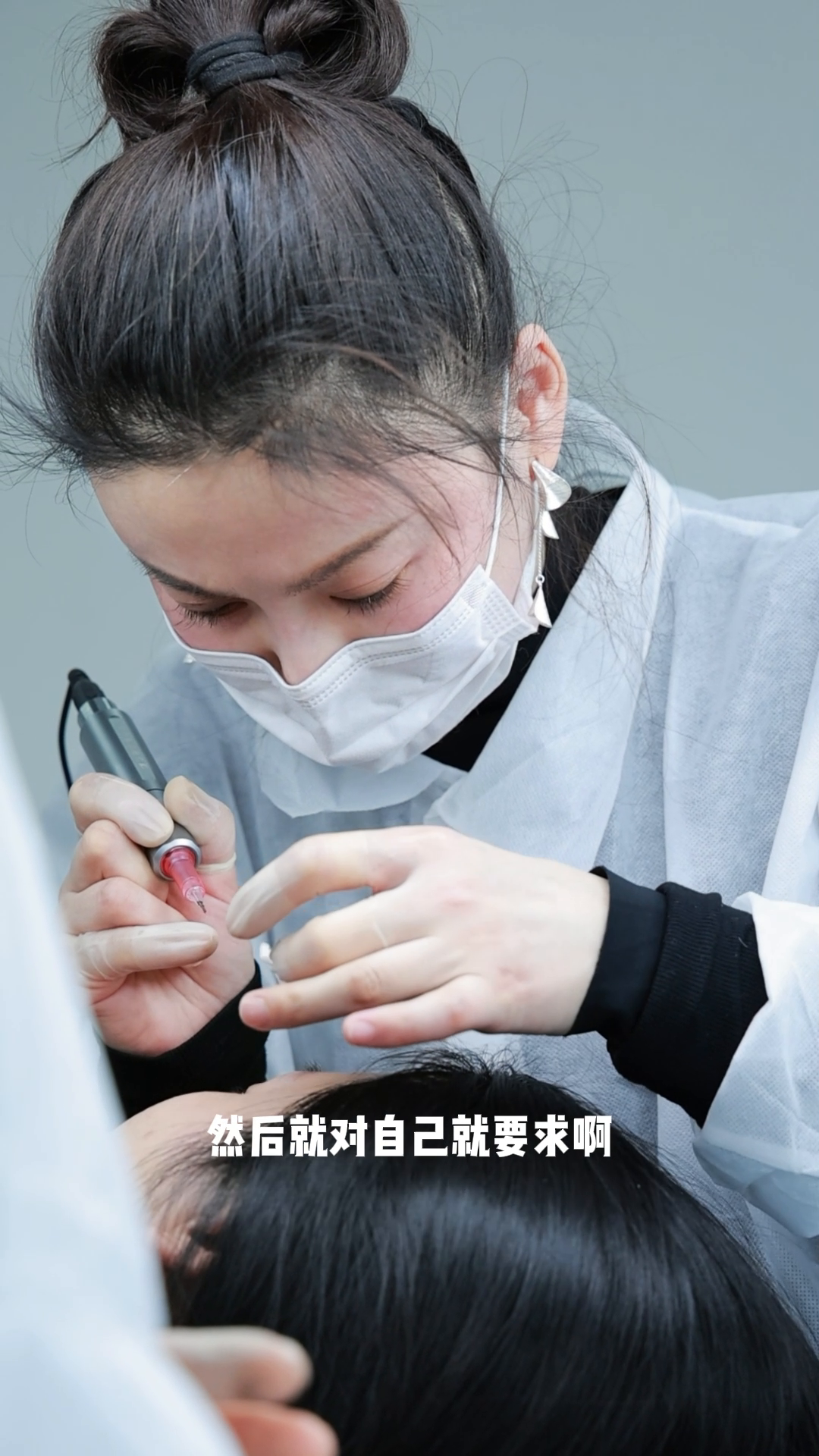 多单助手：巫丽娜，从失败眉毛到亚军的成长历程与未来展望