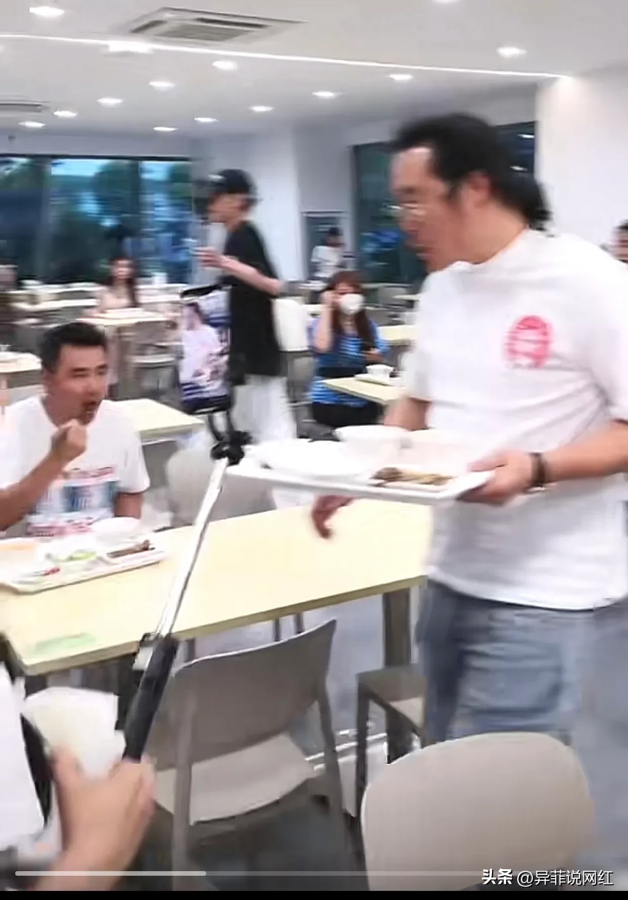 优选助手：倪海杉走红之道，运气、努力与独特商业策略解析