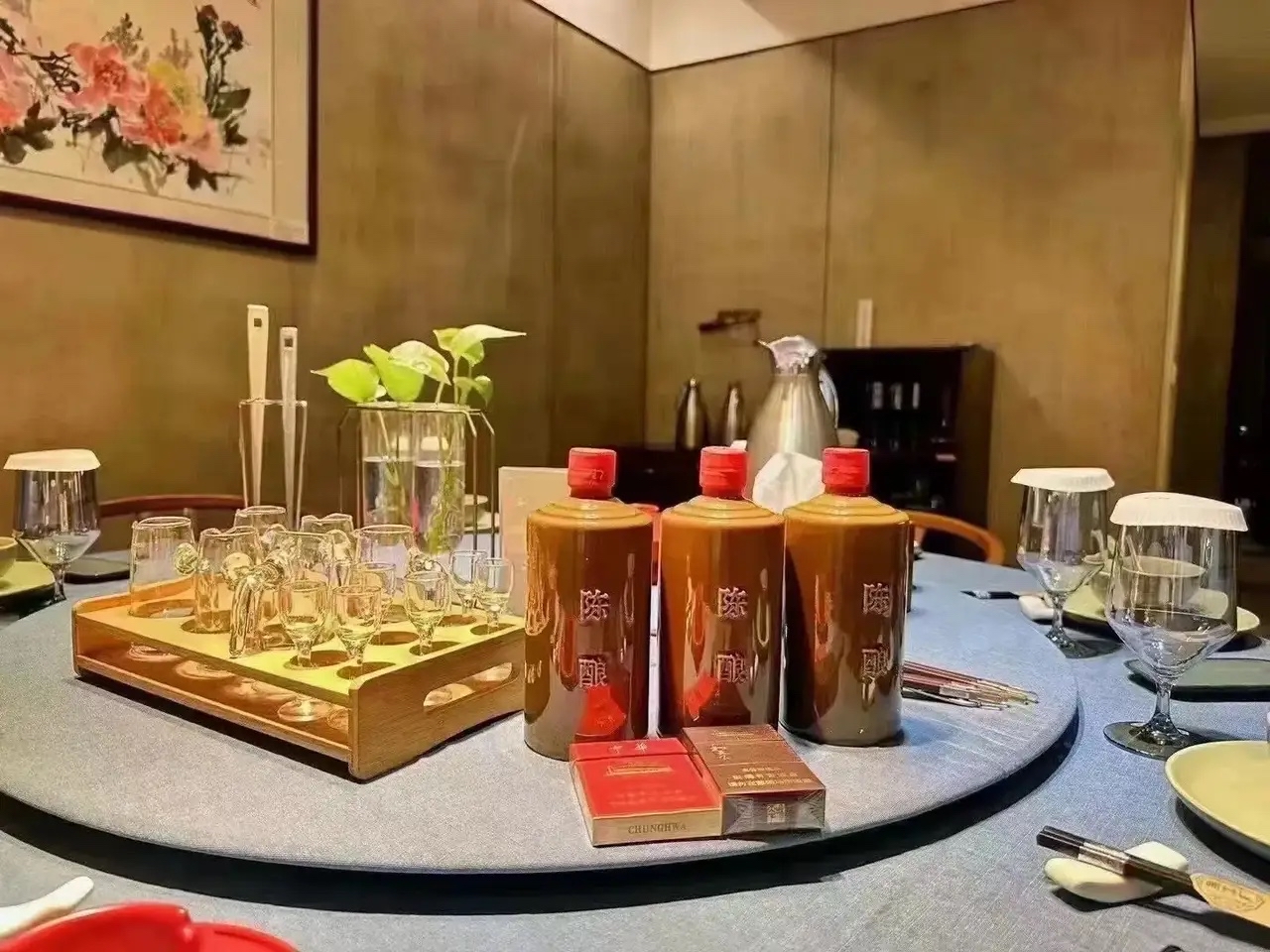 优选助手：白酒行业信任危机，库存过剩与消费趋势的挑战分析