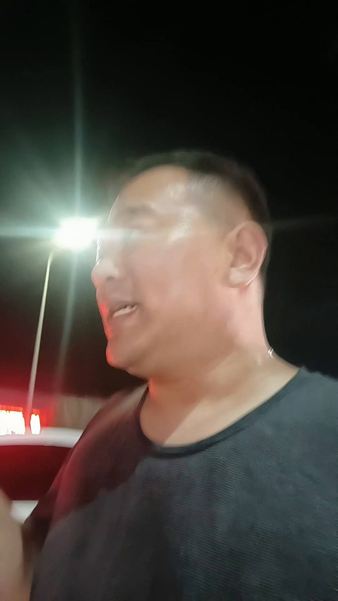 超单助手网站：杭州夜市经济，摆摊生意的机遇与挑战解析