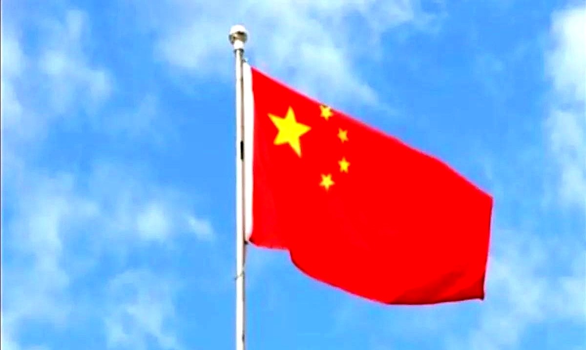 超单助手：德国媒体与TikTok算法对比，自由与操控的双重标准解析