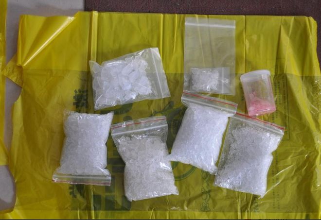 超单助手卡密：高智商“毒枭”的崛起与覆灭，冰糖骗局背后的故事揭秘