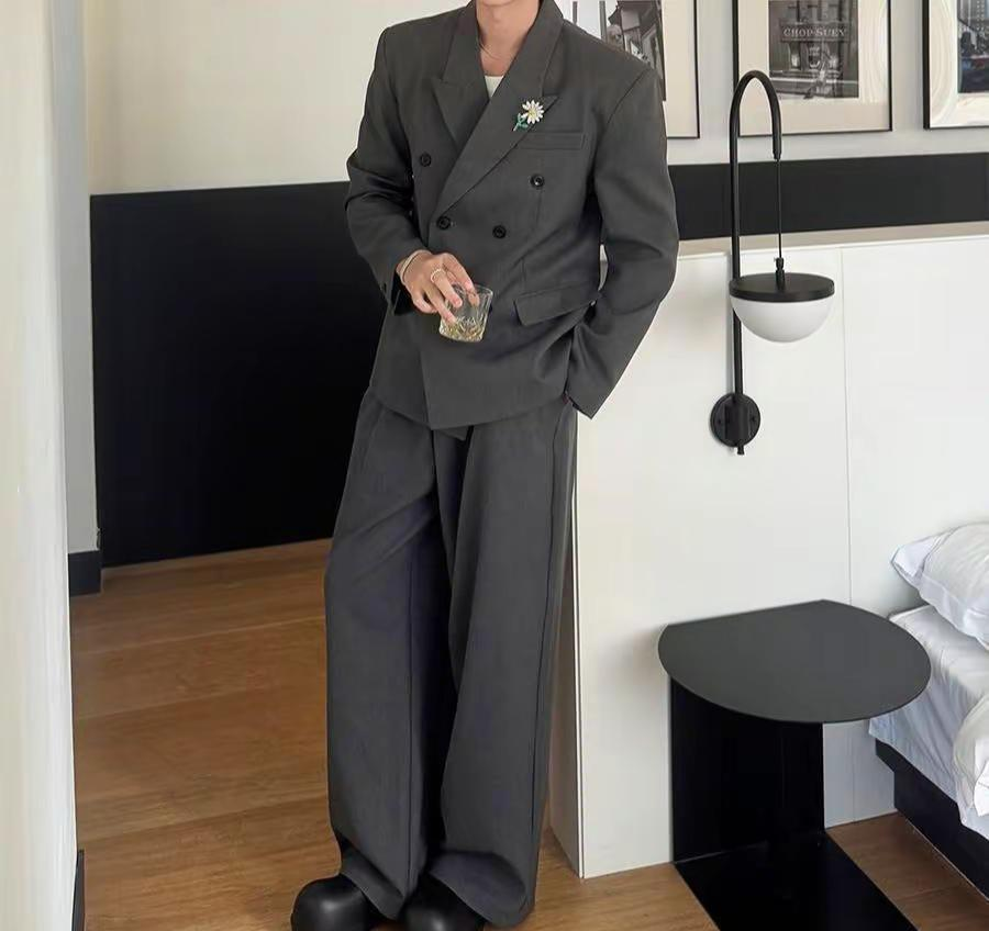 51助手小号：男士时尚新趋势，权志龙黑西装搭珍珠项链引发热潮