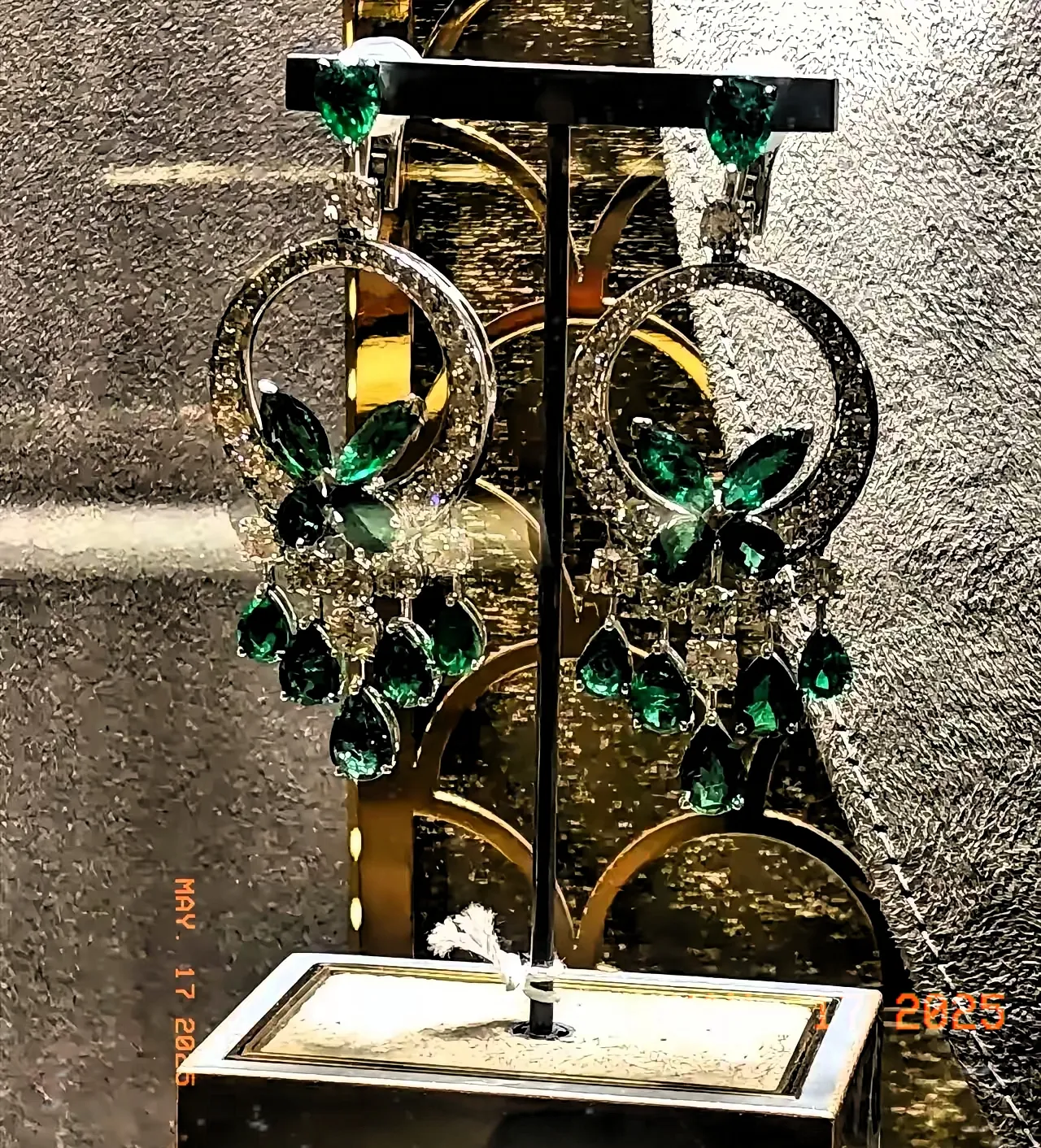 Y助手：奢侈品牌格拉夫与高仿市场，小众首饰的消费观揭秘