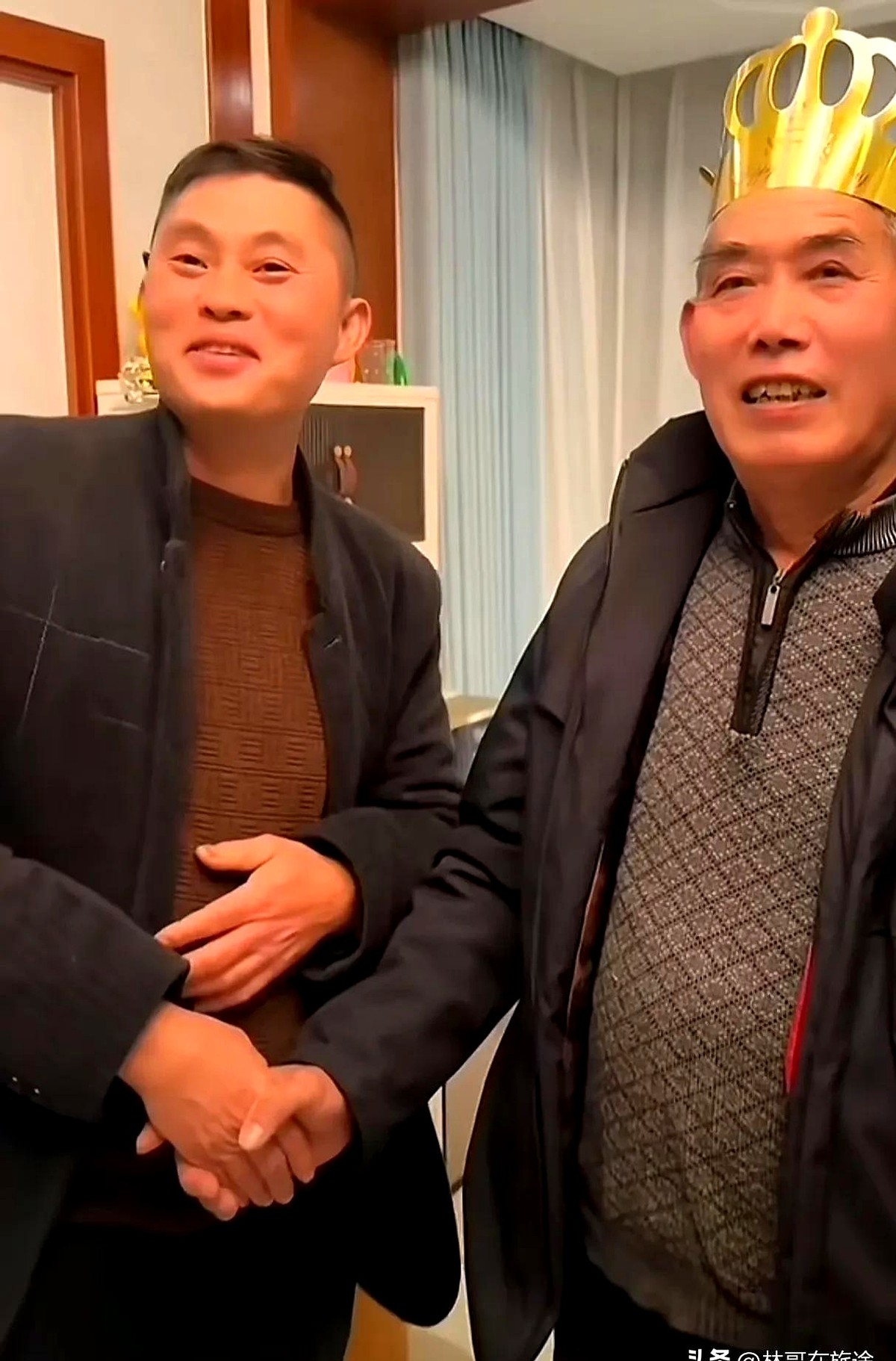 多成团助手：直播贺寿，二哥夫妻档如何将温情与带货完美结合