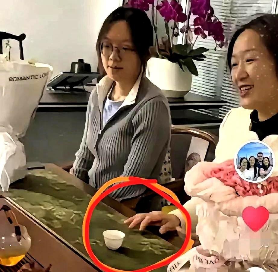 店销多多：许建华的茶艺揭秘，直播带货中的传统礼仪与技巧