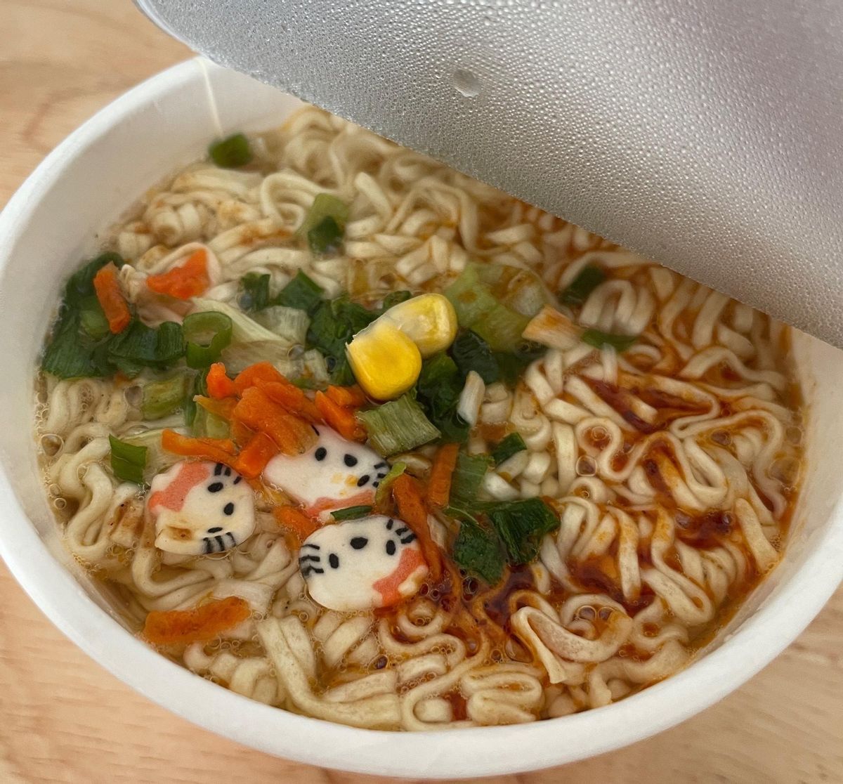 易单助手：方便面热销揭示全球经济压力，消费降级背后的危机信号