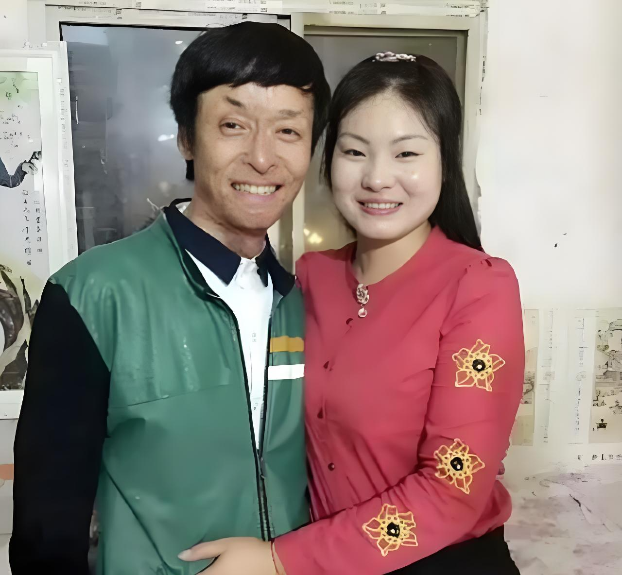 快火助手邀请码：火场英雄逆袭，毁容小伙用歌声传递爱与希望