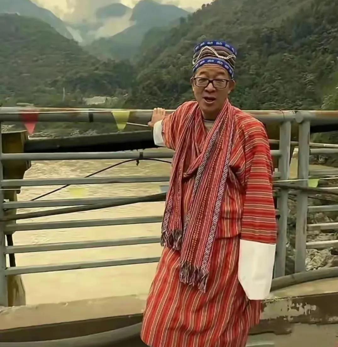 易出评出评软件：易中天与俞敏洪畅聊董宇辉的影响力与中华文化深度分析