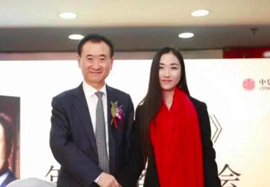 云创助手：王思聪与父亲助理的相处，高情商背后的成功秘诀