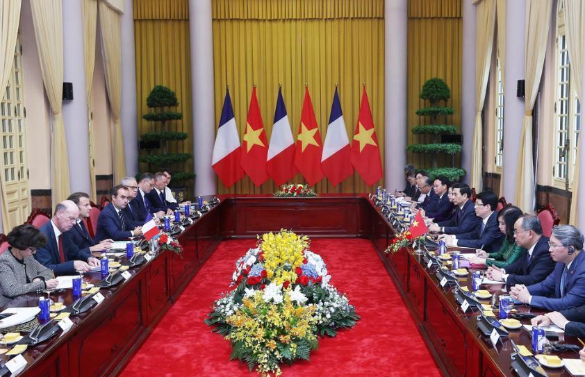 多多开团助手开团软件：马克龙专机赴东南亚，欲撬中美贸易战“墙角”遭越南冷遇