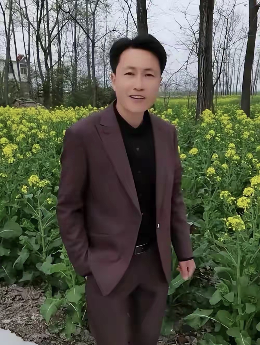 熊猫助手：全网封禁的四位网红，卖惨、炫富与“阿姨经济”的教训
