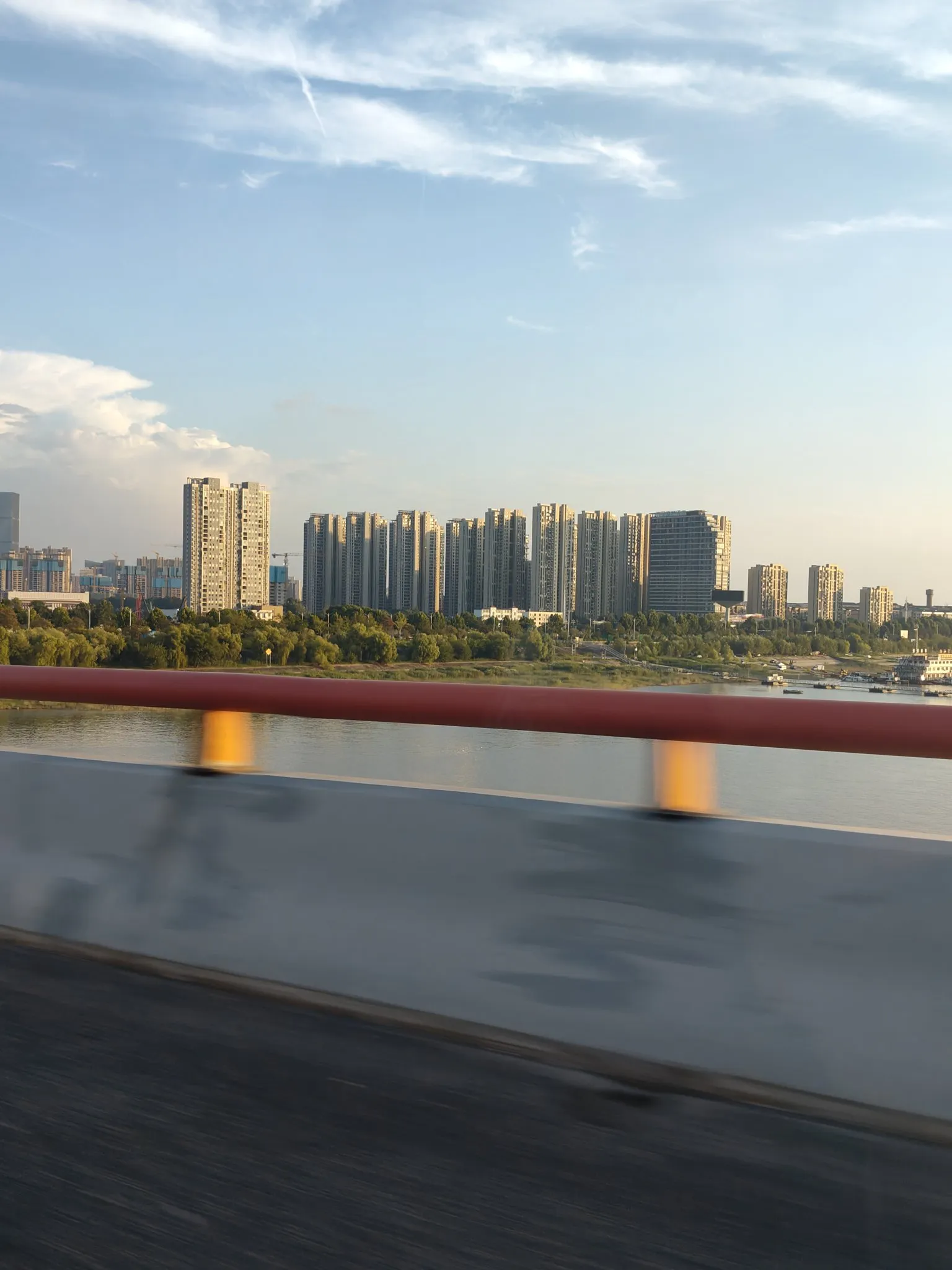 易评助手出评软件：湘超盛会将为岳阳中小型餐饮店带来新机遇与挑战