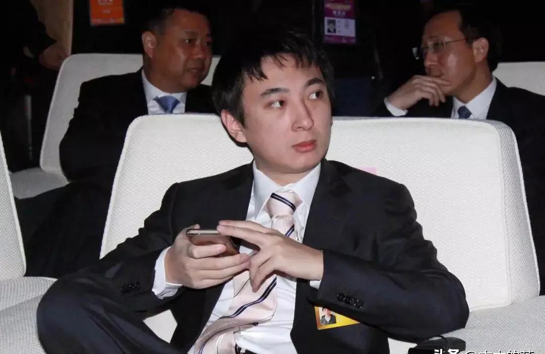 快火助手软件下载：王思聪与汪小菲，一场飞机上的尴尬相遇与昔日恩怨回顾