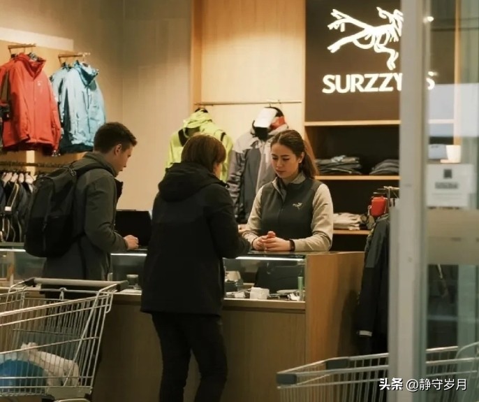 觉醒助手：始祖鸟退货潮，高端品牌如何影响经销商生存危机