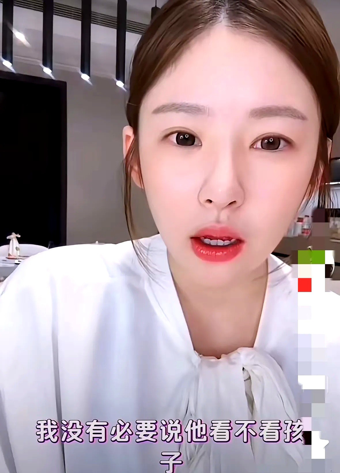 粉团助手：黄一鸣回应王思聪缺席，做自己的生活，带女儿闪闪向前看