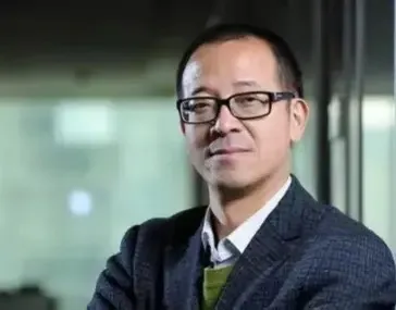 蓝天助手：俞敏洪“三把刀”揭秘，教培行业的绝地反击与未来布局解析