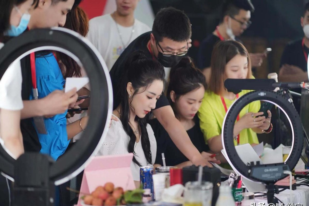 小评评助手入口：薇娅公司注销多家业务，背后是战略性“瘦身”与核心竞争力提升