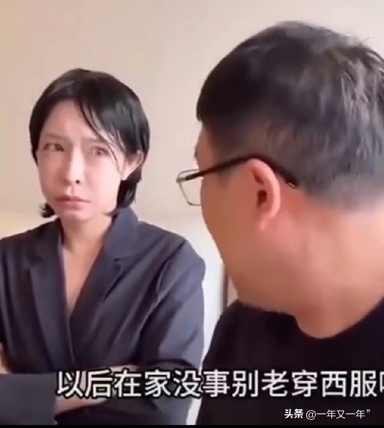 熊猫助手拼多多：天津网红夫妇因撞脸日本政要走红，直播吸引十万粉丝围观