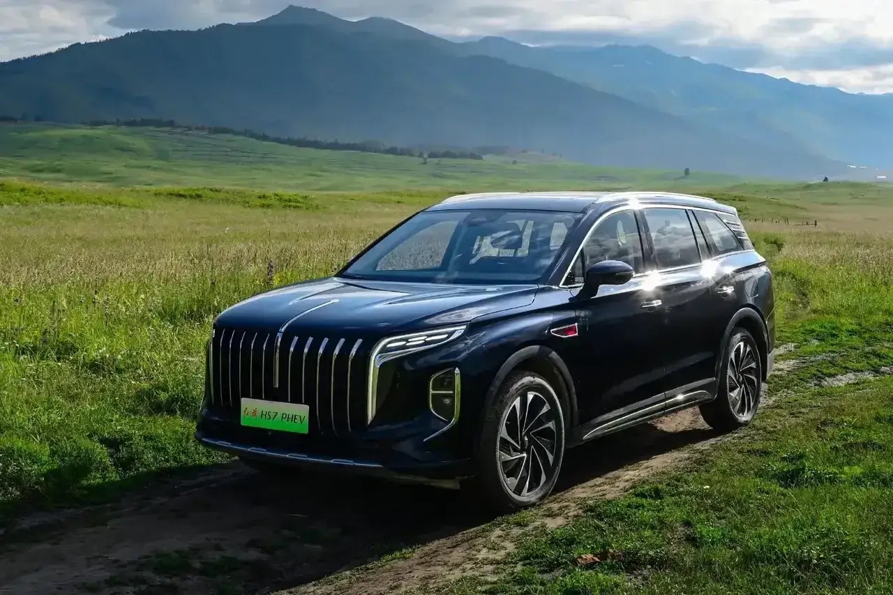 易单助手官网入口：2025红旗HS7 PHEV，高效混动SUV的智能与安全新标杆